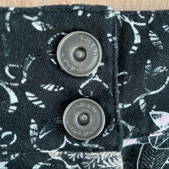 **NEW Olsen Europe Floral A-Line Skirt W/Pockets - Picture 4 of 12